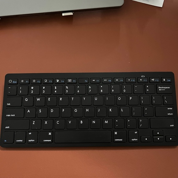 Anker Mac Bluetooth Wireless Keyboard - Picture 2 of 3